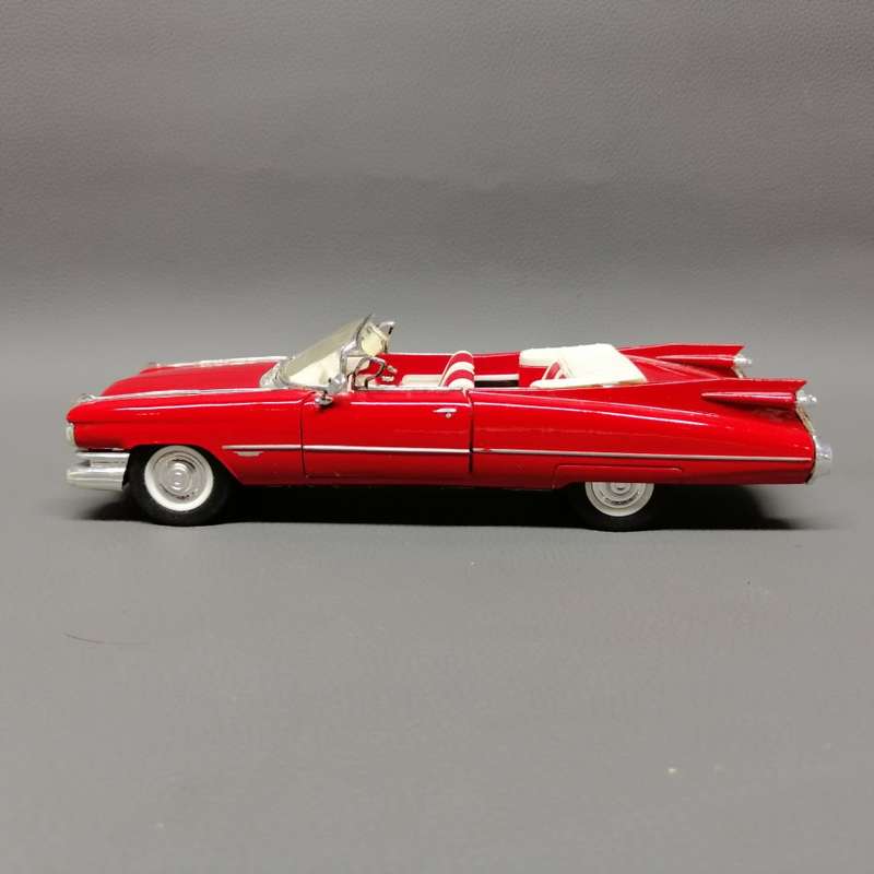 Highly Detailed SS 1959 Cadillac Series 62 Scale 1:34!!!