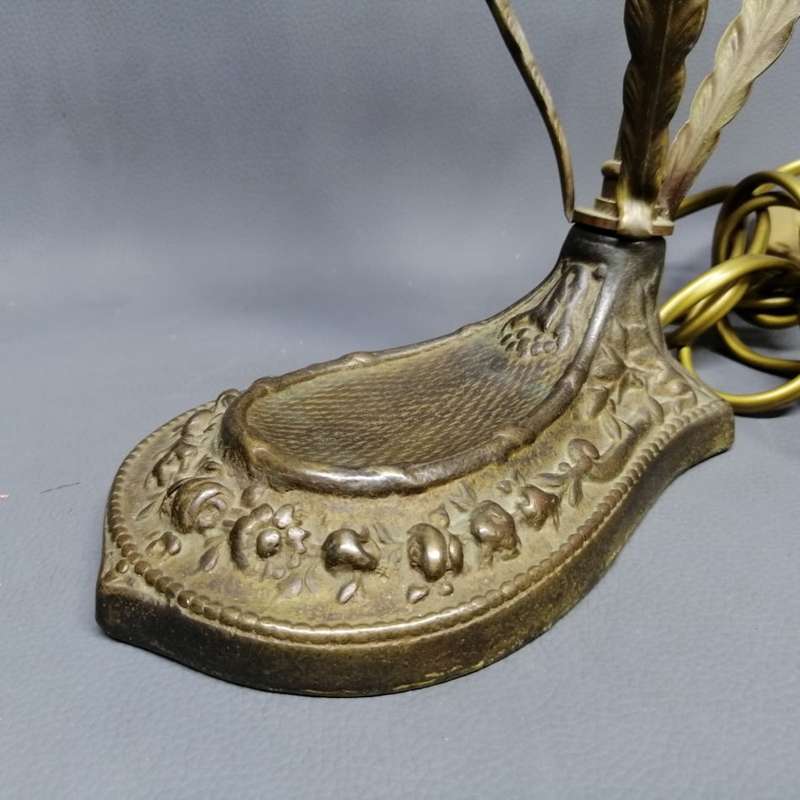 Original Highly Decorative Cast Brass Flower Lamp!!!