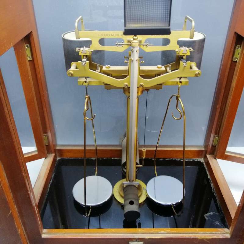 RARE!!! LARGE Antique Oertling English Scientific Wood Boxed Scale !!!