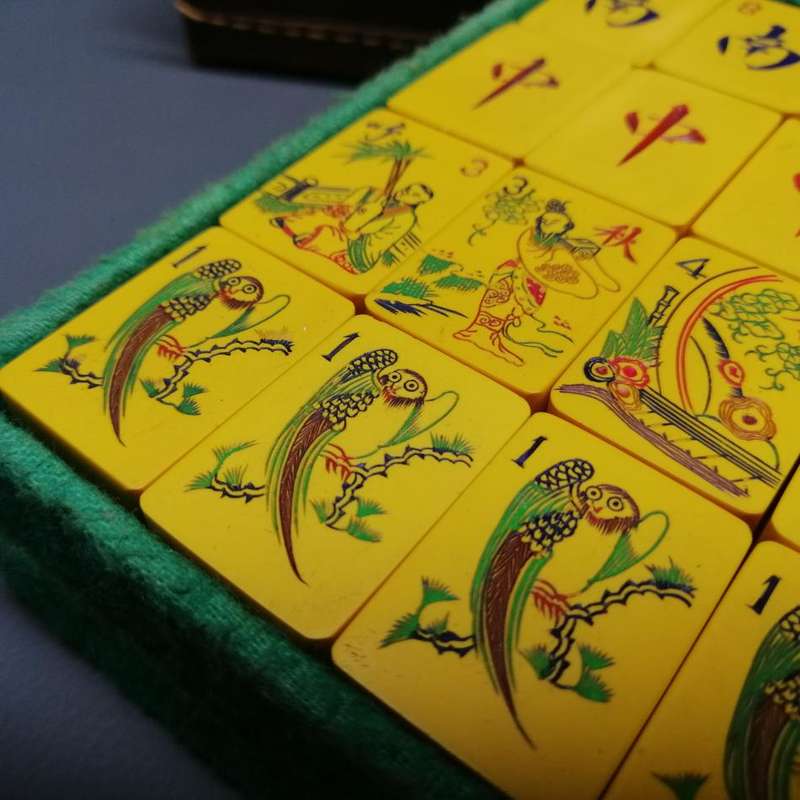 RARE!!! Antique (c1920)Leather Cased Bone Hand Finished Mahjong Board Game - Complete!!!