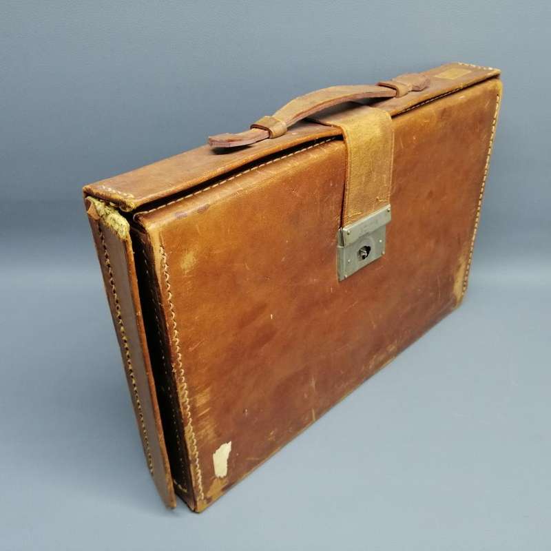 RARE!!! Antique (c1920)Leather Cased Bone Hand Finished Mahjong Board Game - Complete!!!