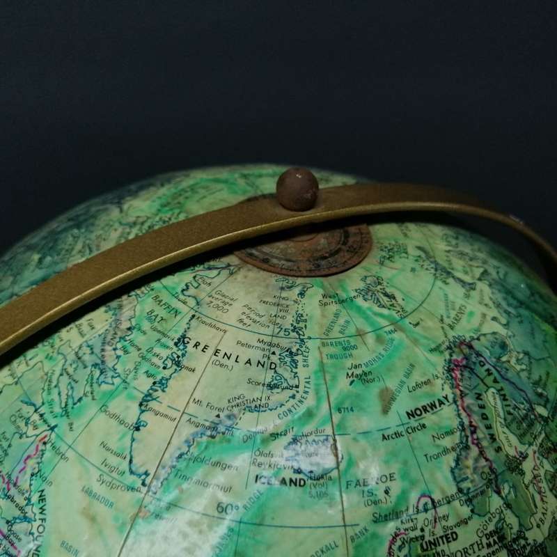 Large Vintage USA Made 46cm (18 inch) World Ocean Globe on Metal Stand!!!