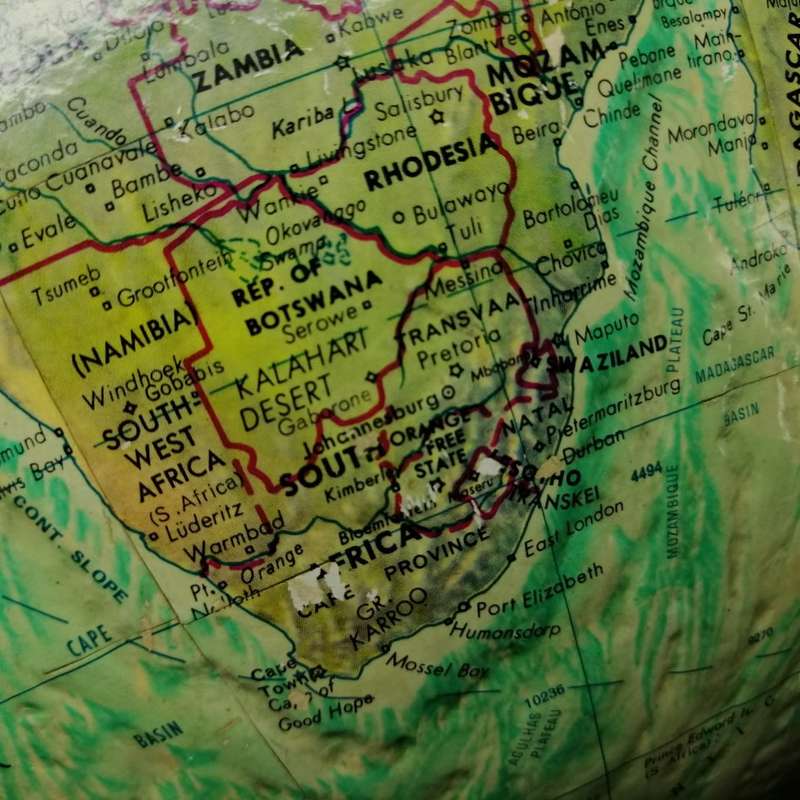 Large Vintage USA Made 46cm (18 inch) World Ocean Globe on Metal Stand!!!