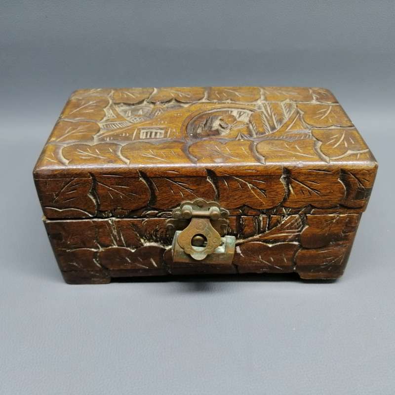 Antique Oriental Keep Sake Box and Brass Lock - No Key!!!