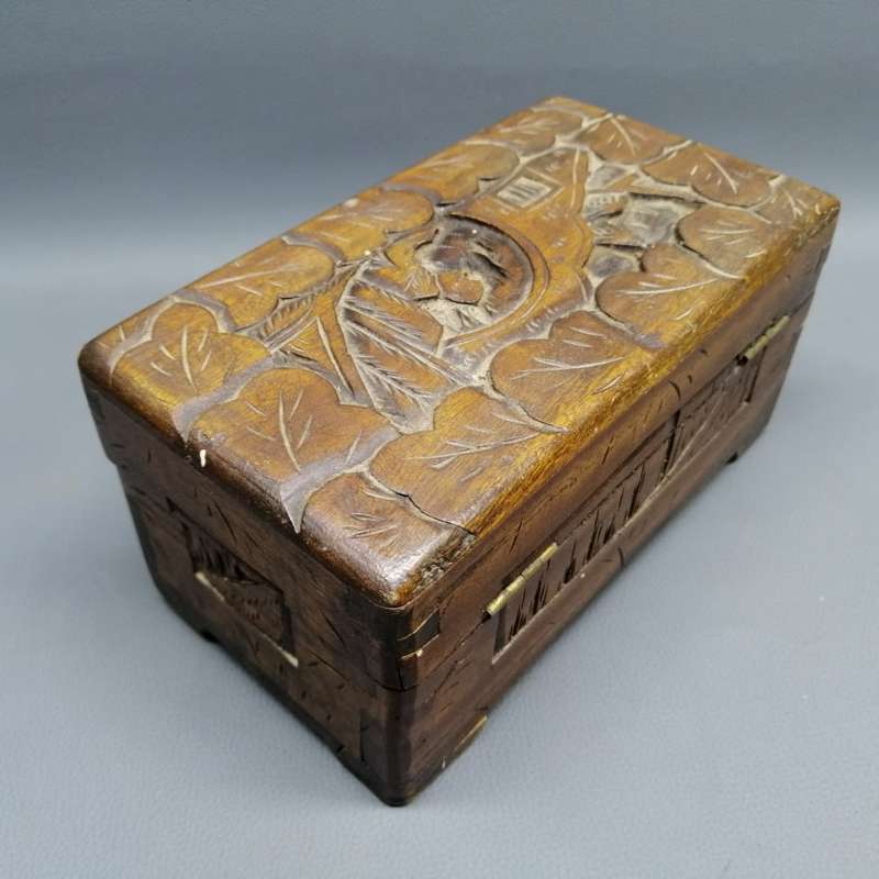 Antique Oriental Keep Sake Box and Brass Lock - No Key!!!