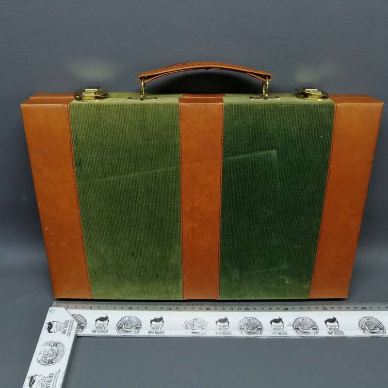 RARE!!! Large Velvet and Feaux Leather Carry Cased Backgammon Set!!!