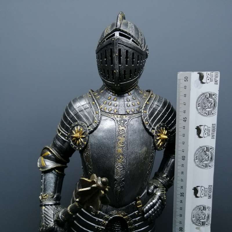 Fantastic!!! Large Detailed Armored English Medieval Knight Statue!!! 550mm Tall