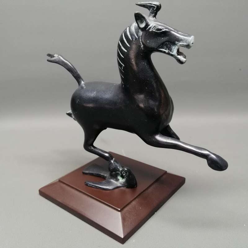 Fantastic!!! Original Oriental Cast Bronze Equestrian Boxed Statue!!!