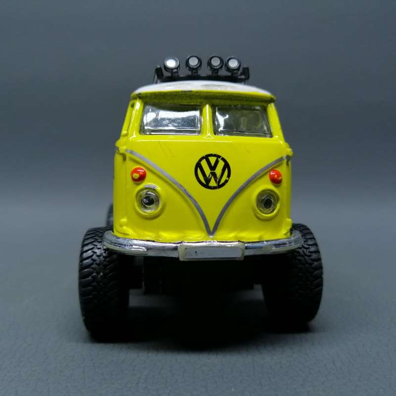 Original Maisto Die Cast Metal Volkswagen Van!!!