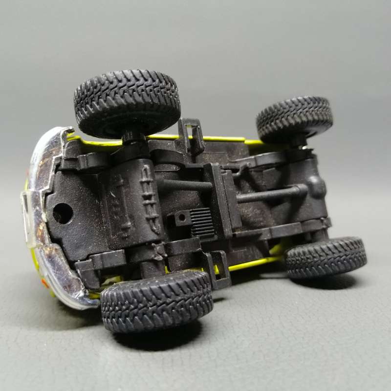 Original Maisto Die Cast Metal Volkswagen Van!!!