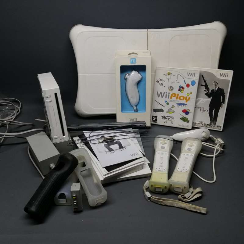 LARGE Original Working Nintendo Wii Combo!!!