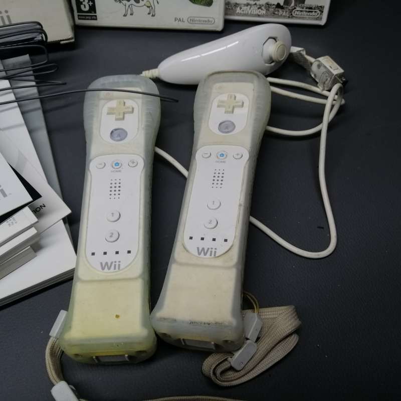 LARGE Original Working Nintendo Wii Combo!!!