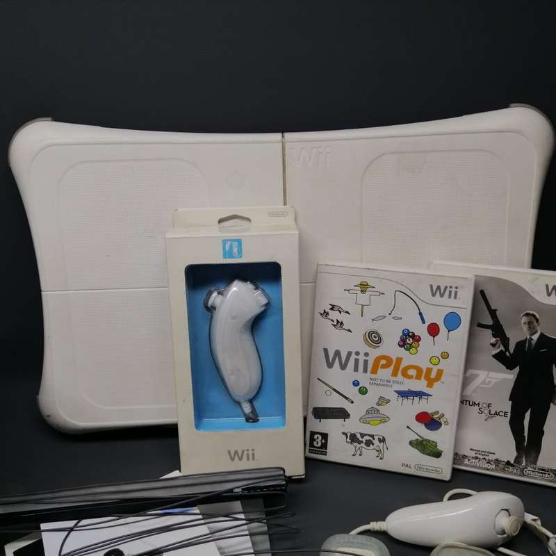 LARGE Original Working Nintendo Wii Combo!!!
