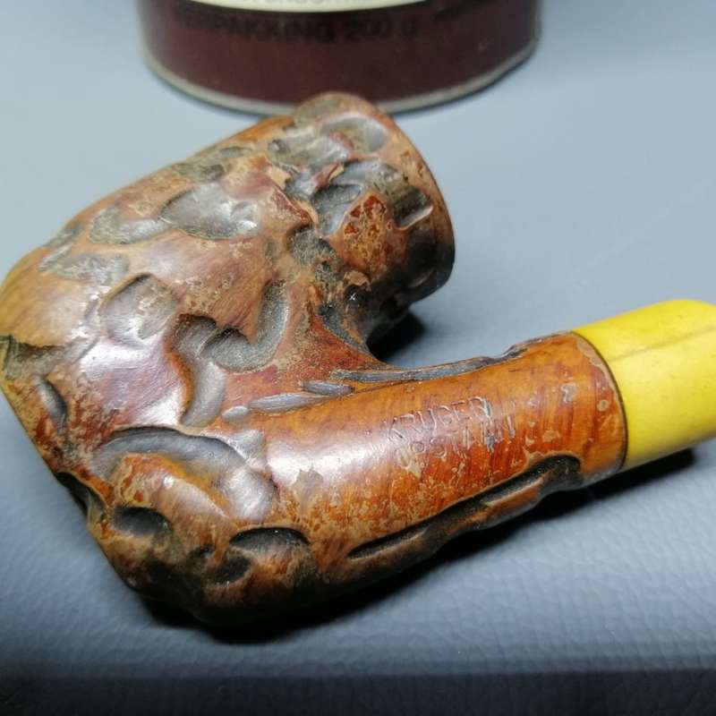 Super Cool Boer Combo!!! Kruger Smoking Pipe and Piet Retief Tobacco Tin!!!