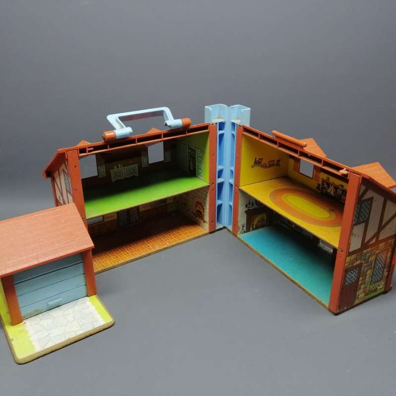 RARE!!! Original 1980 Fisher Price Play Family Farmhouse!!!