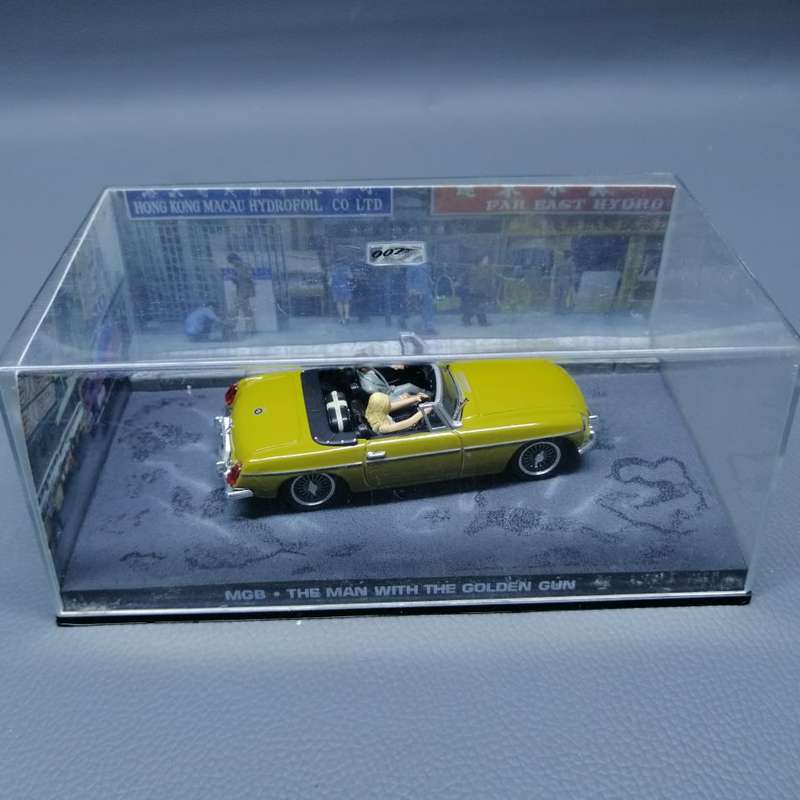 Original Cased Highly Detailed MGB James Bond Die Cast Metal Car!!