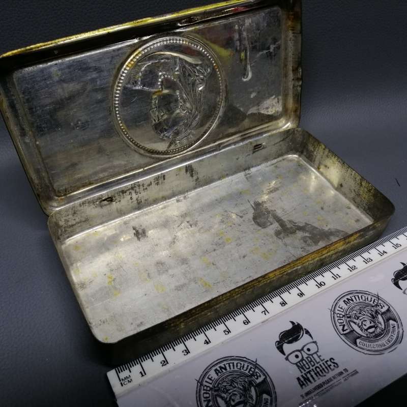 RARE !!! QUEEN VICTORIA 1899 FOR 1900 NEW YEAR 2nd BOER WAR GIFT TIN GIVEN TO BRITISH SOLDIERS!!!
