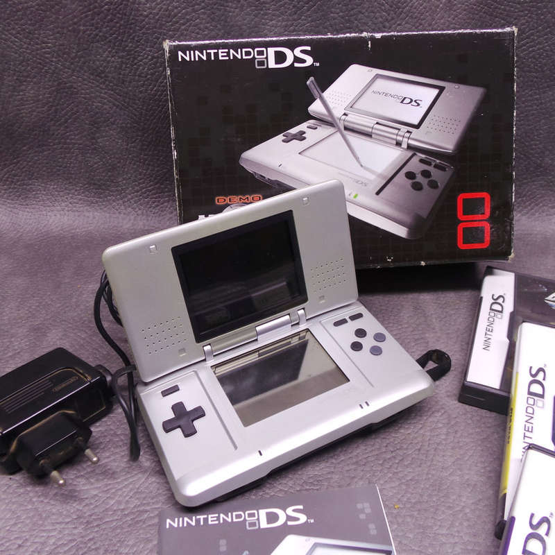 Original Boxed Nintendo DS Console, Games and Charger!!! 100% Working, Fantastic Condition!!!