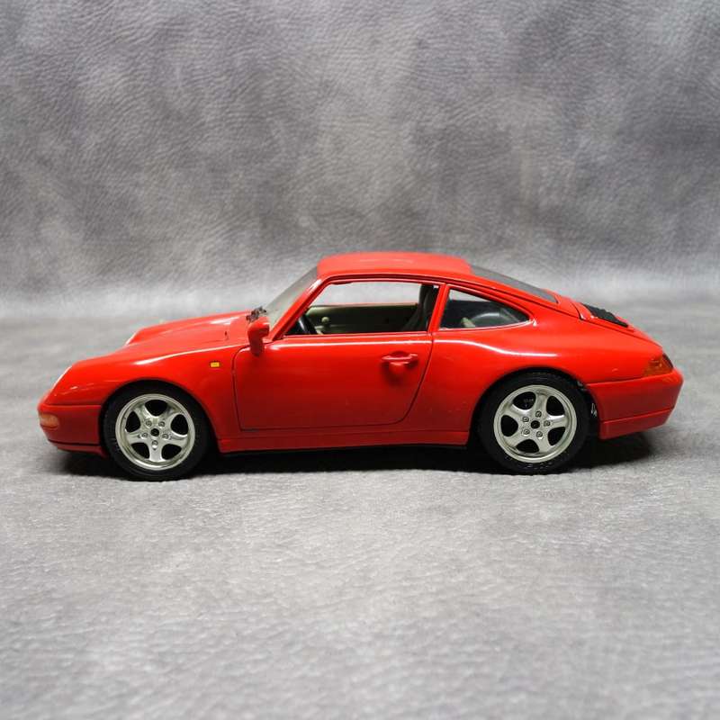 Detailed Scale 1:18 Die Cast Metal Porsche Carrera 911 (1993) !!!