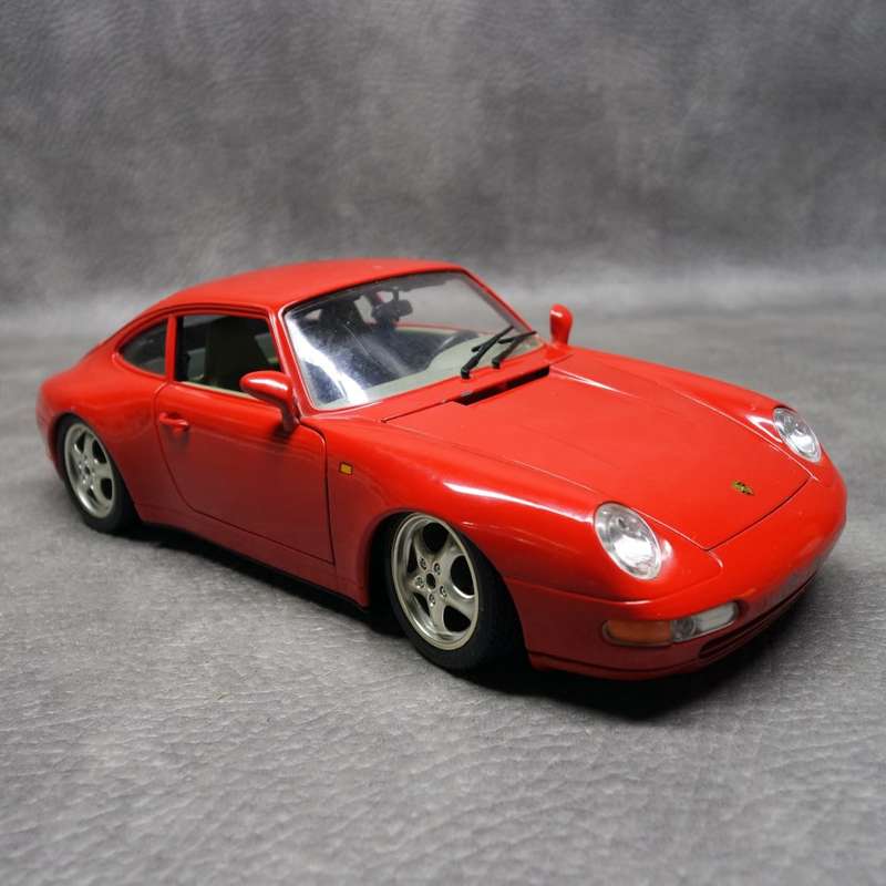 Detailed Scale 1:18 Die Cast Metal Porsche Carrera 911 (1993) !!!