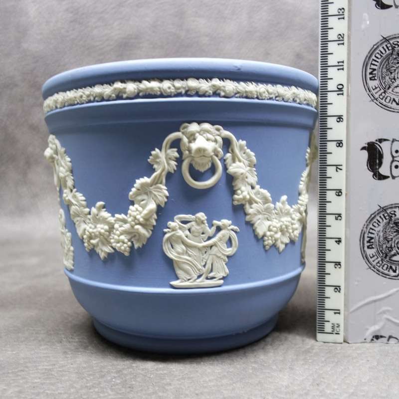 Fantastic!!! Near Mint Wedgewood Blue and White Pot/Planter!!