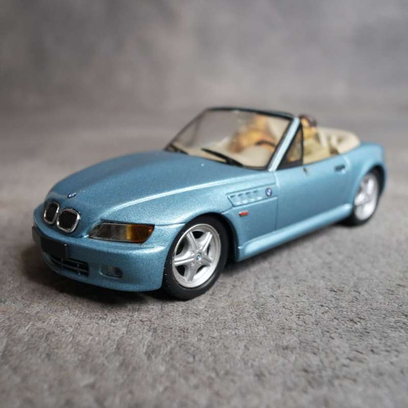 Detailed Die Cast Metal Scale 1:43 BMW Z3