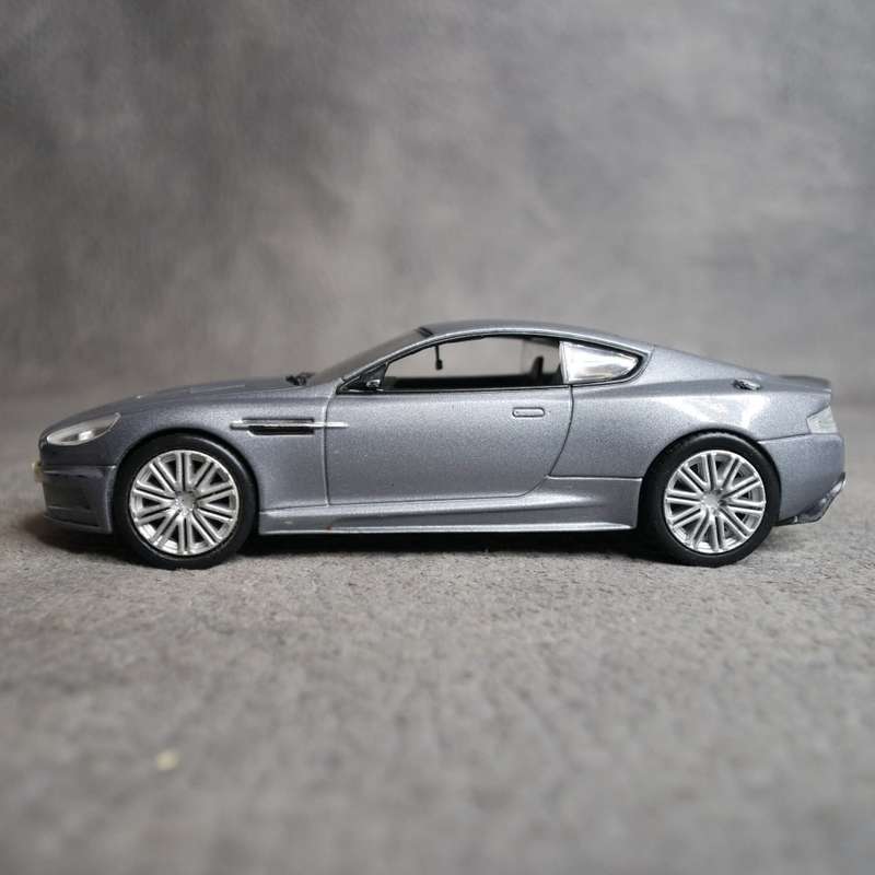 Detailed Die Cast Metal Scale 1:43 Aston Martin DBS