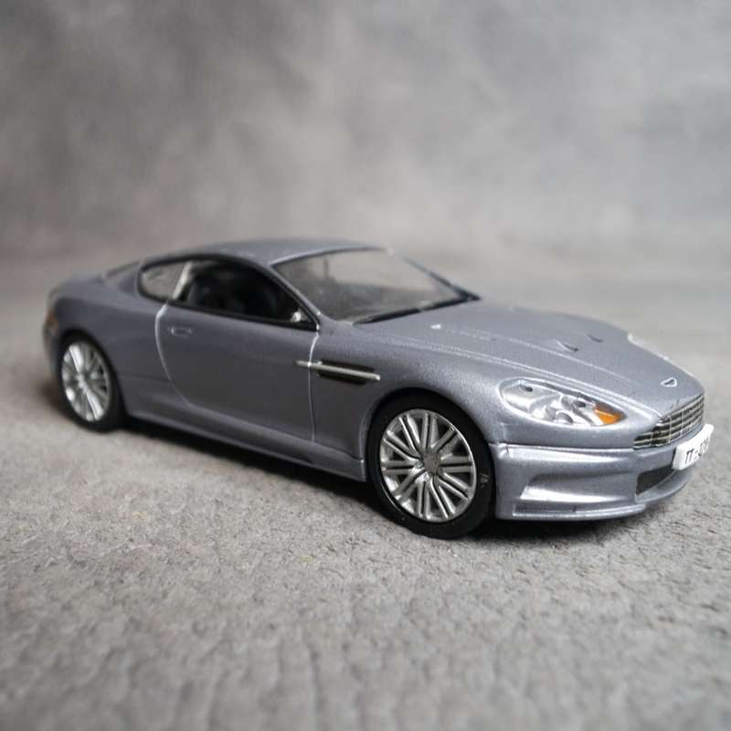 Detailed Die Cast Metal Scale 1:43 Aston Martin DBS