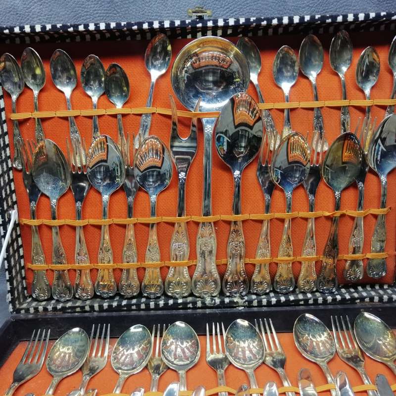 Highly Decorative Vintage Italian Silver plate Cutlery Set!!! (Box Slightly Damaged)