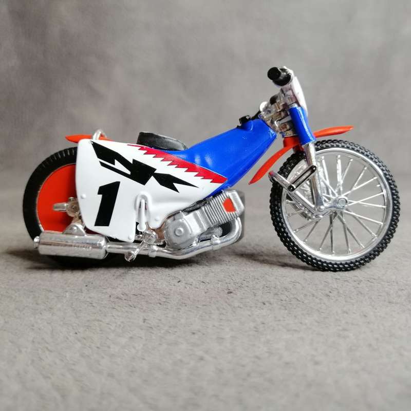 NJK 1 Die Cast Model Motorcycle Scale 1:18