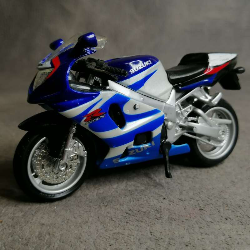 Suzuki R GSX Die Cast Model Motorcycle Scale 1:18