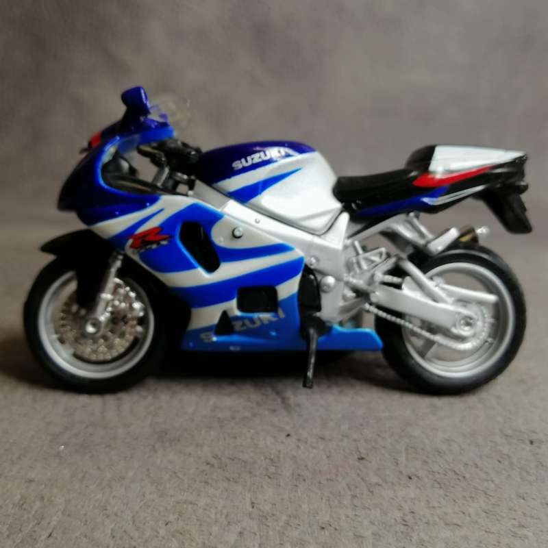Suzuki R GSX Die Cast Model Motorcycle Scale 1:18