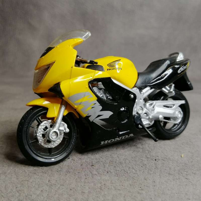 Honda 600F Die Cast Model Motorcycle Scale 1:18
