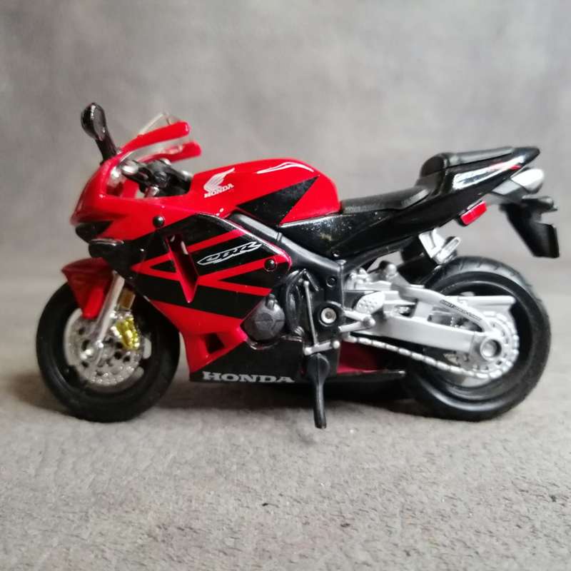 Honda CDR Die Cast Model Motorcycle Scale 1:18