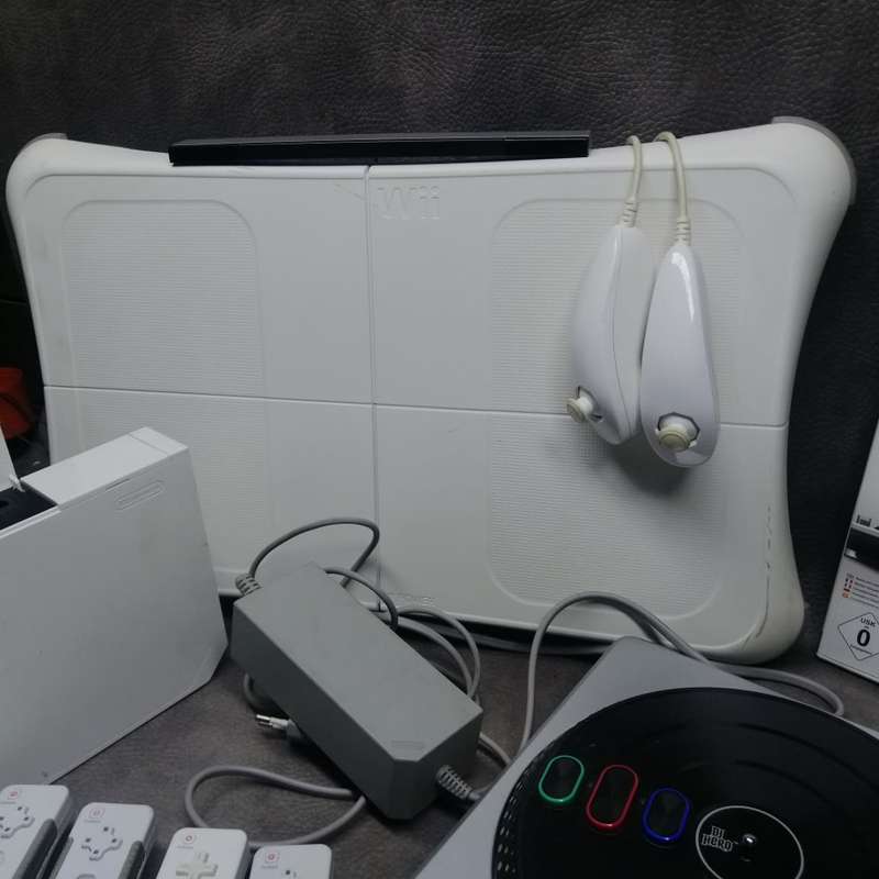 MASSIVE Nintendo Wii Combo!! Bid For All!!! Working!!!
