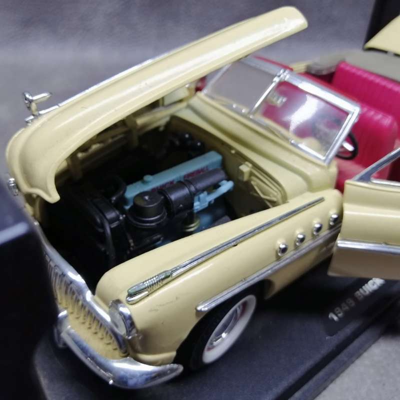 Fantastic!!! LARGE Scale 1:18 Die Cast Metal 1949 Buick Roadmaster!!!