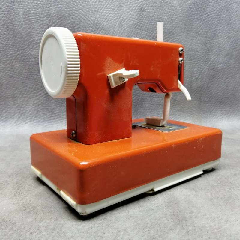Original Vintage Japanese Tintoy Sewing Machine, Display Only!!!