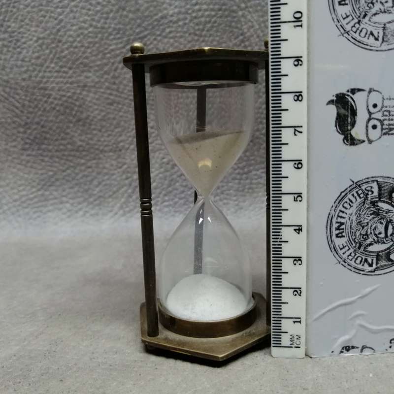 Vintage Brass and Glass Hour Glass (Measures Minutes)