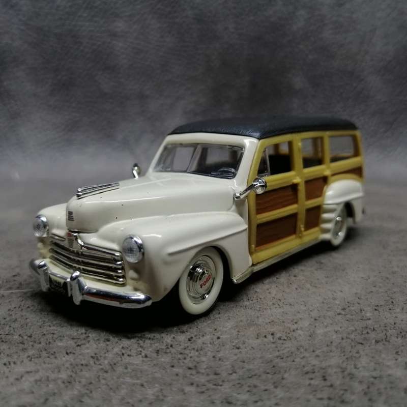 Die Cast Metal Road Signature 1948 Ford Woody Scale 1:43!!!