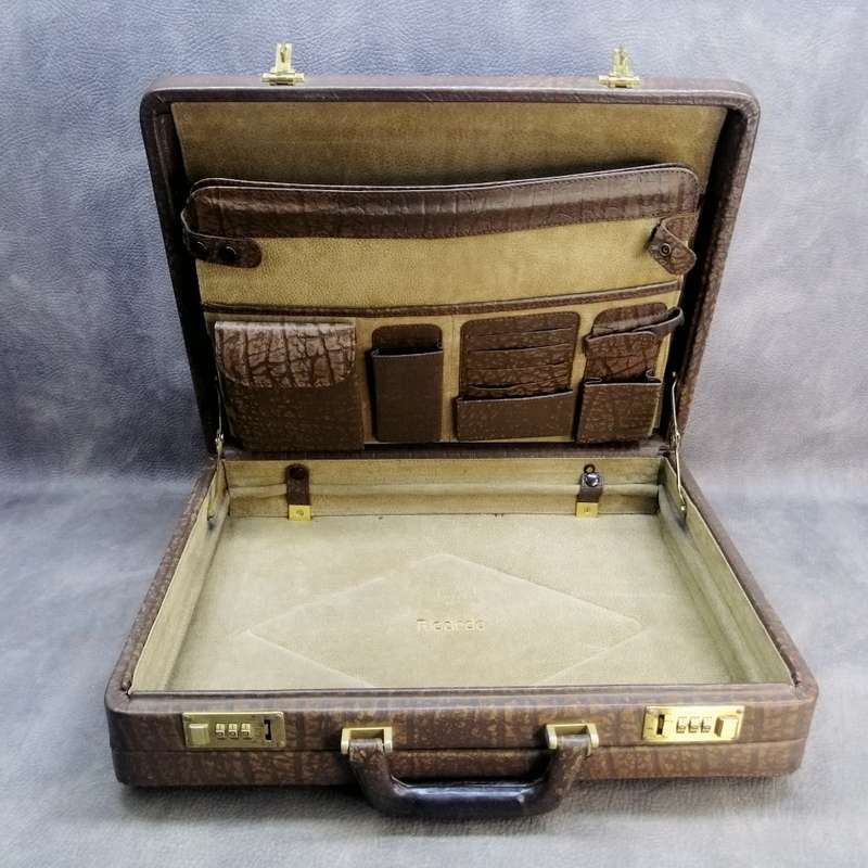 Fantastic!!! Original High Quality Buffalo Leather Briefcase!!! Fantastic Condition!!!