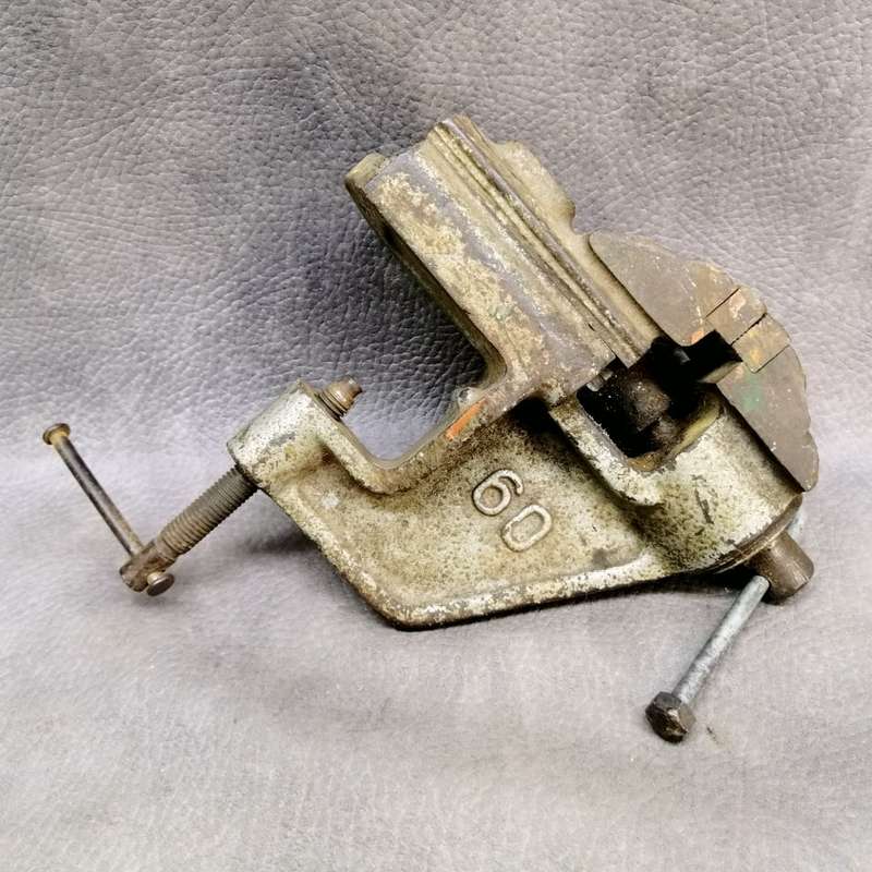 FEG 60 Cast Metal Bench Mount Vice and Anvil Top - Working