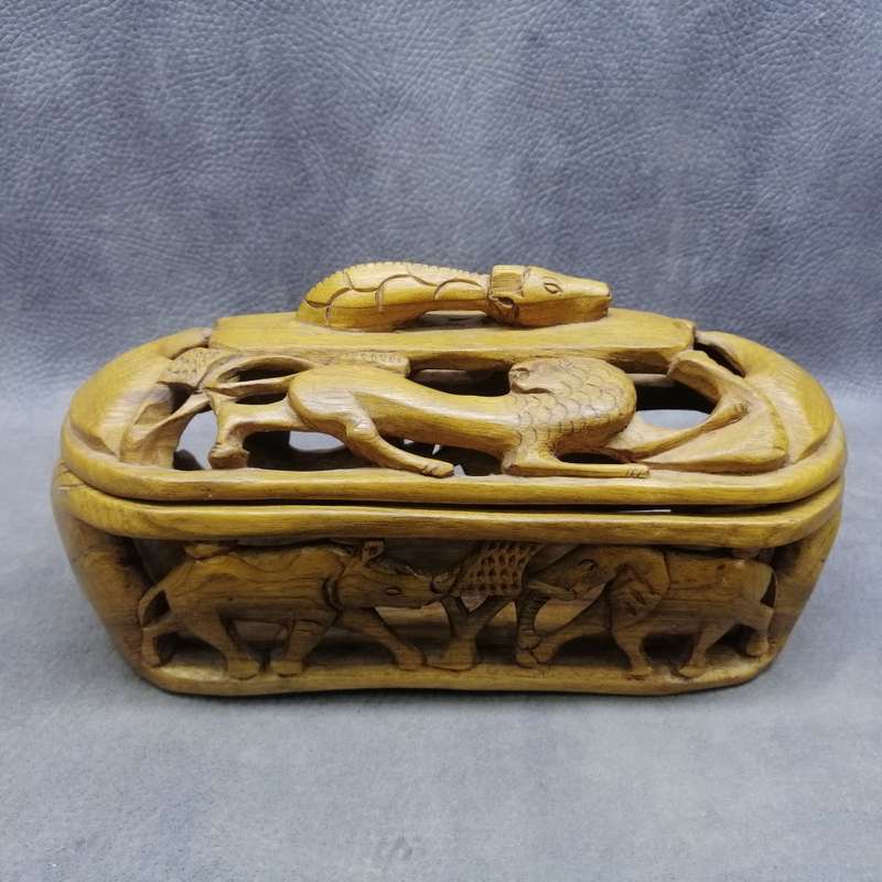 Fantastic!!!! Highly Detailed, Light Wood, Hand Crafted African Fruit Bowl and Lid!!!