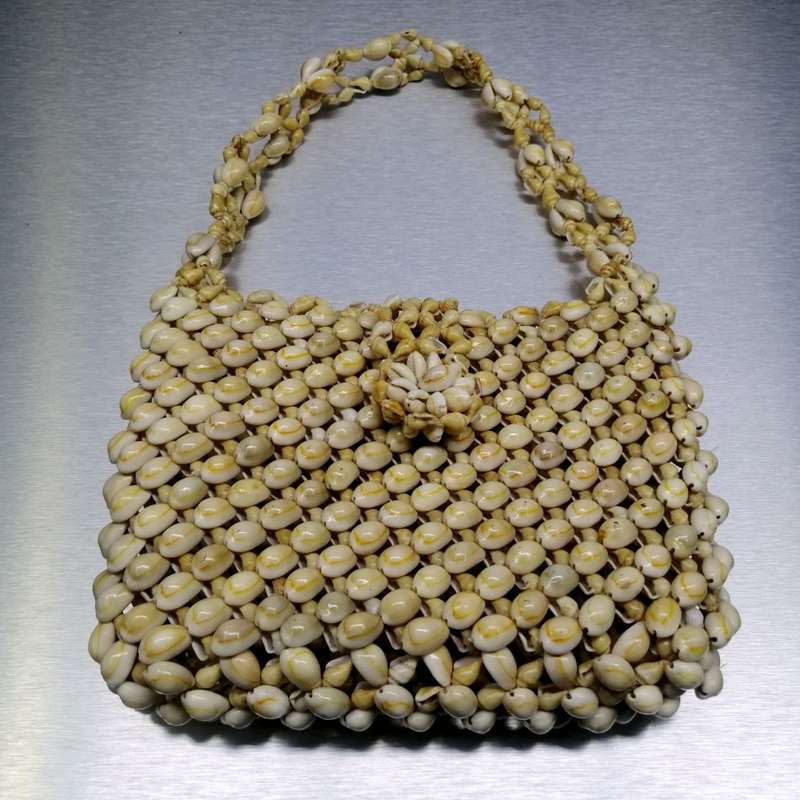 Fantastic!!! Highly Detailed Handcrafted Sea Shell Hand Bag!!!