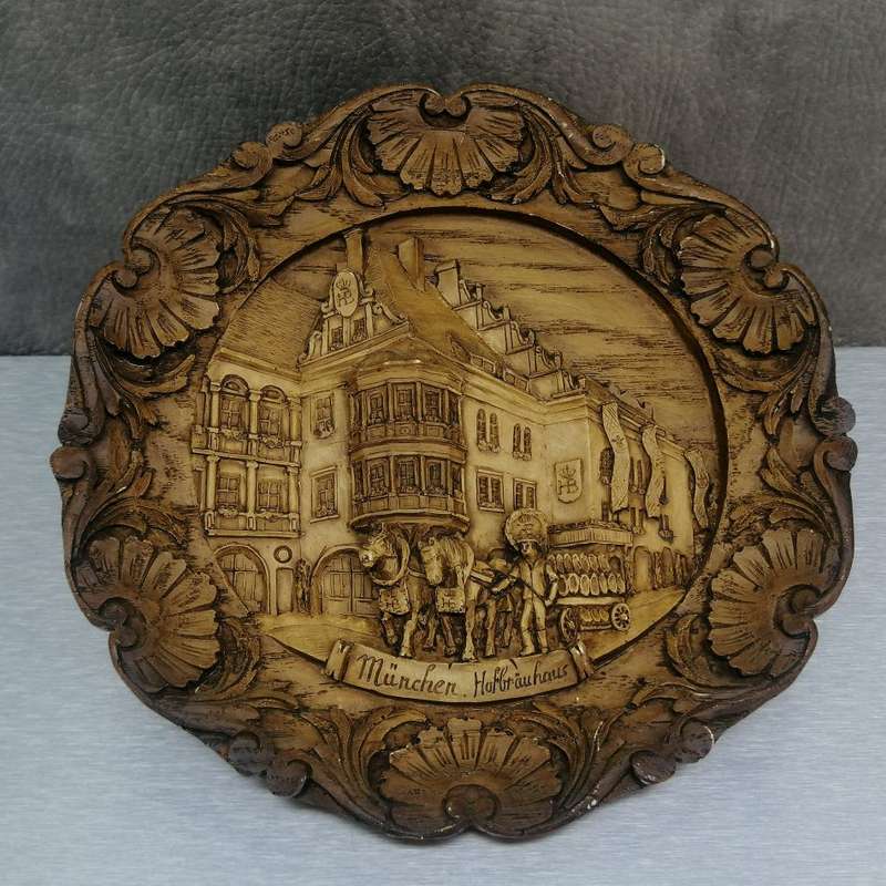 Fantastic!!! Highly Detailed Wood Finish 3D Relief German München Display Plate!!!