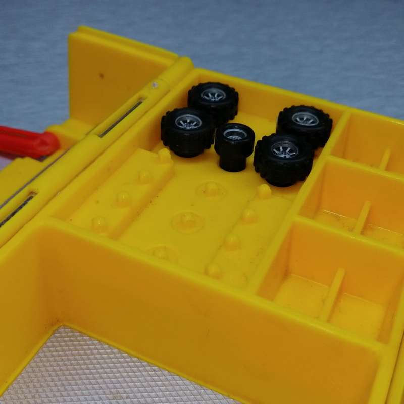 Fantastic!!! Vintage Micro Machines Dragster Toolbox and 2 Cars!!!