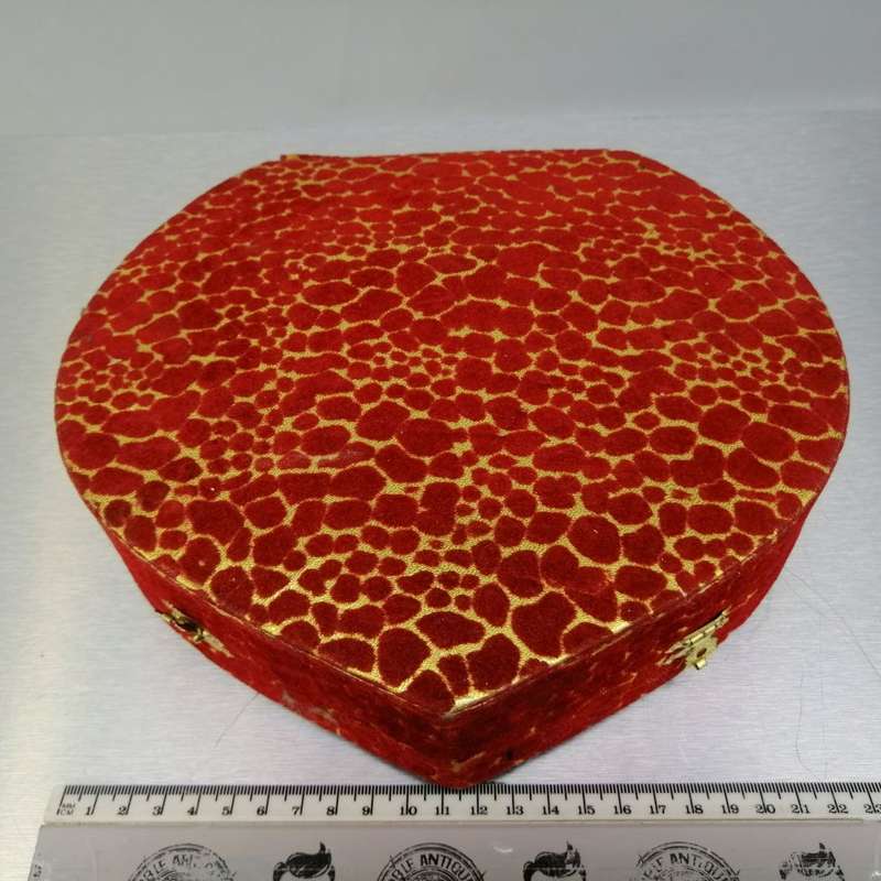 Fantastic!!! Vintage Fluffy Heart Shaped Grooming Kit Mirror Music Box and Ballerina!!! Working!!