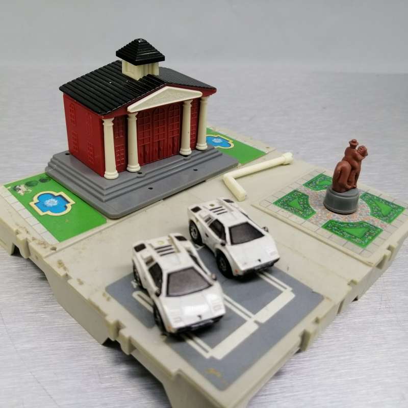 Original Vintage Galoob Micro Machine Foldable Diorama Including Two Lamborghini's!!