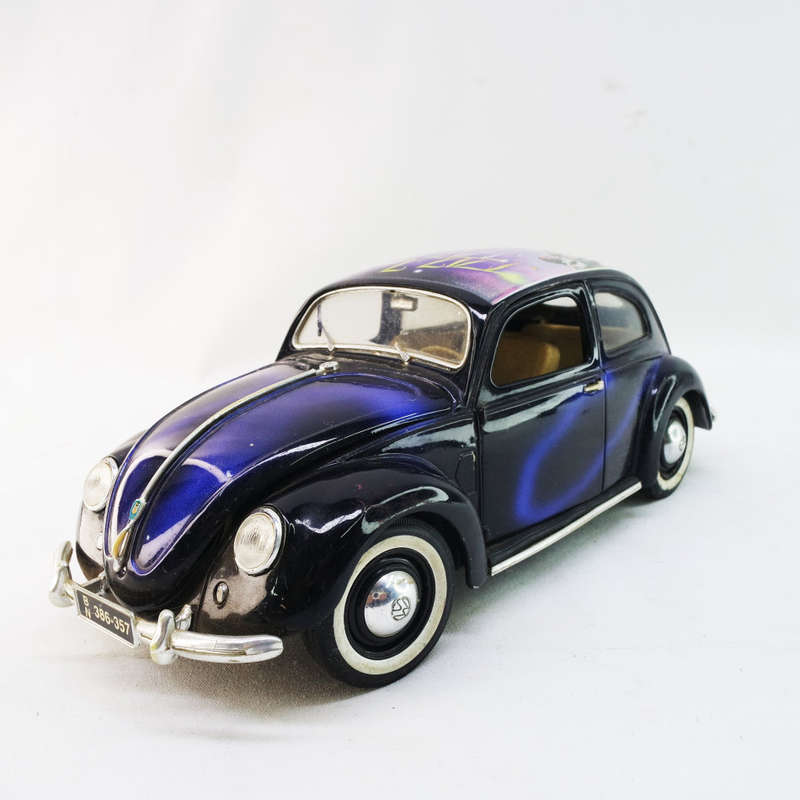 Large Highly Detailed, Die Cast Metal Maisto Volkswagen Split Window Scale 1:18