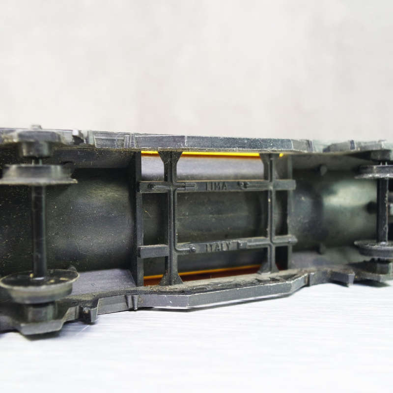 Original HO Scale LIMA Shell Oil Tanker!!!