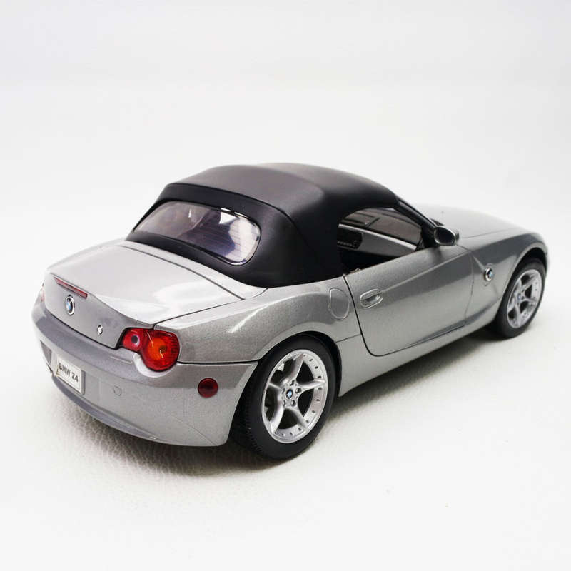Fantastic!!! Large Scale 1:18 Die Cast Metal BMW Z4!!